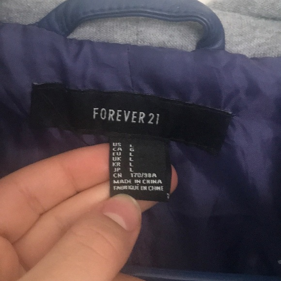 Leather jacket - Picture 3 of 3